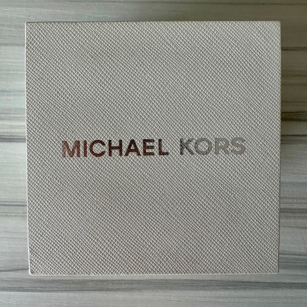 Michael Kors Women’s Rose Gold Watch - Picture 7 of 7